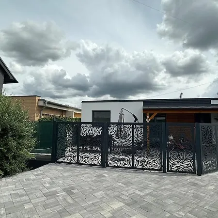 House With A Boathouse For Families *